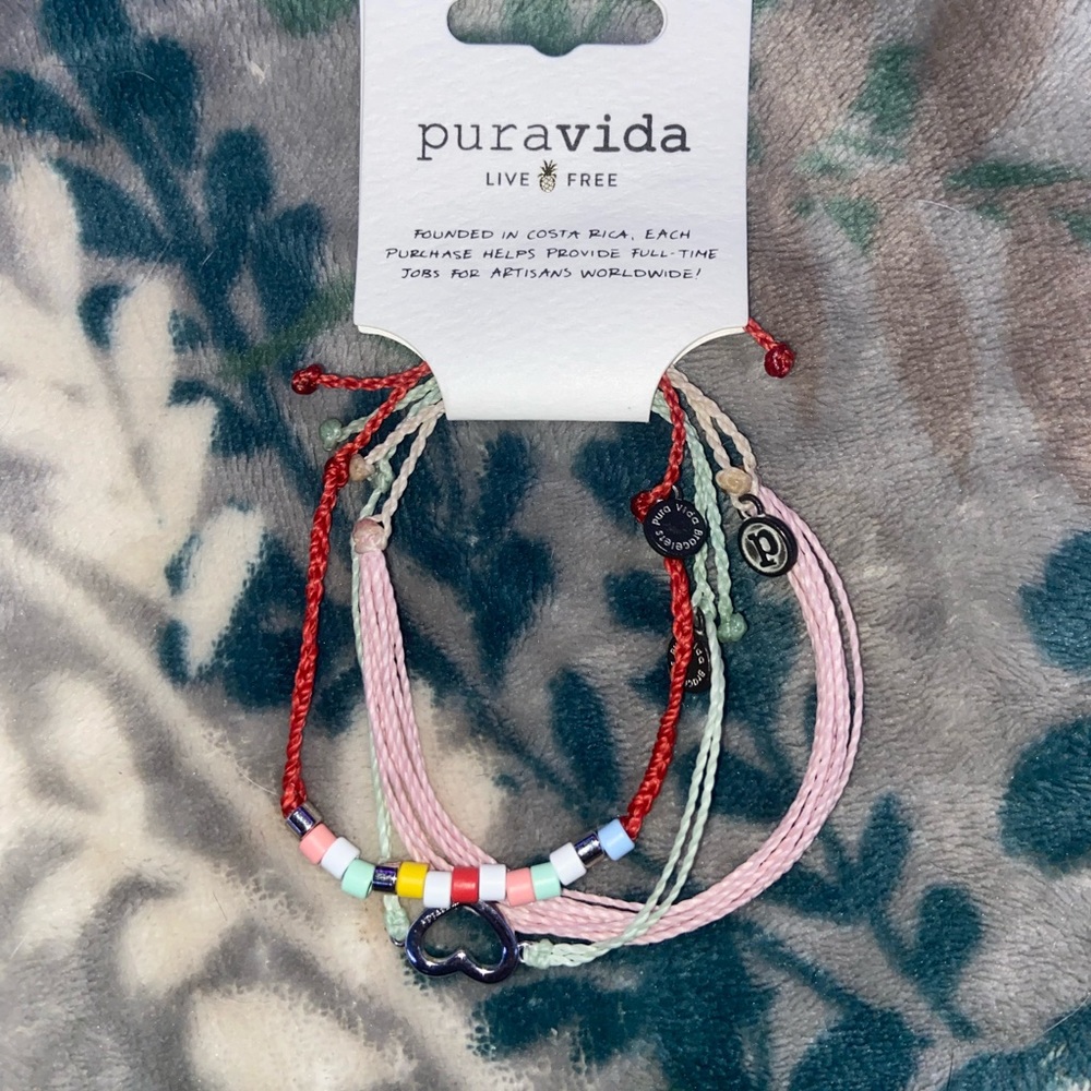 Bracelets - Picture 7 of 9